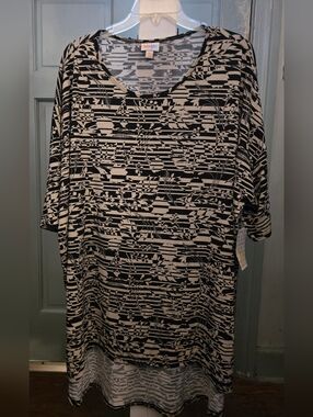 NWT - LuLaRoe Irma Black and Cream Floral Striped Tunic